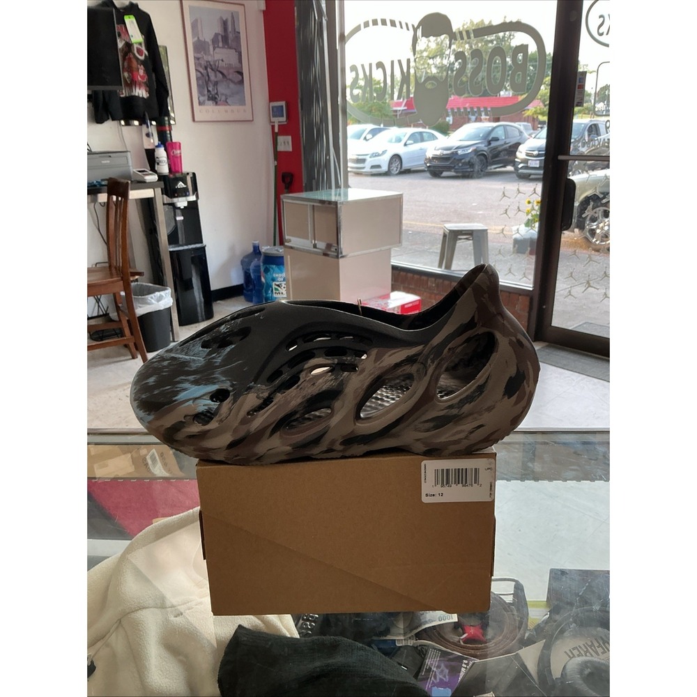 Size 12 - Yeezy Foam RNR MX Cinder (ID4126)